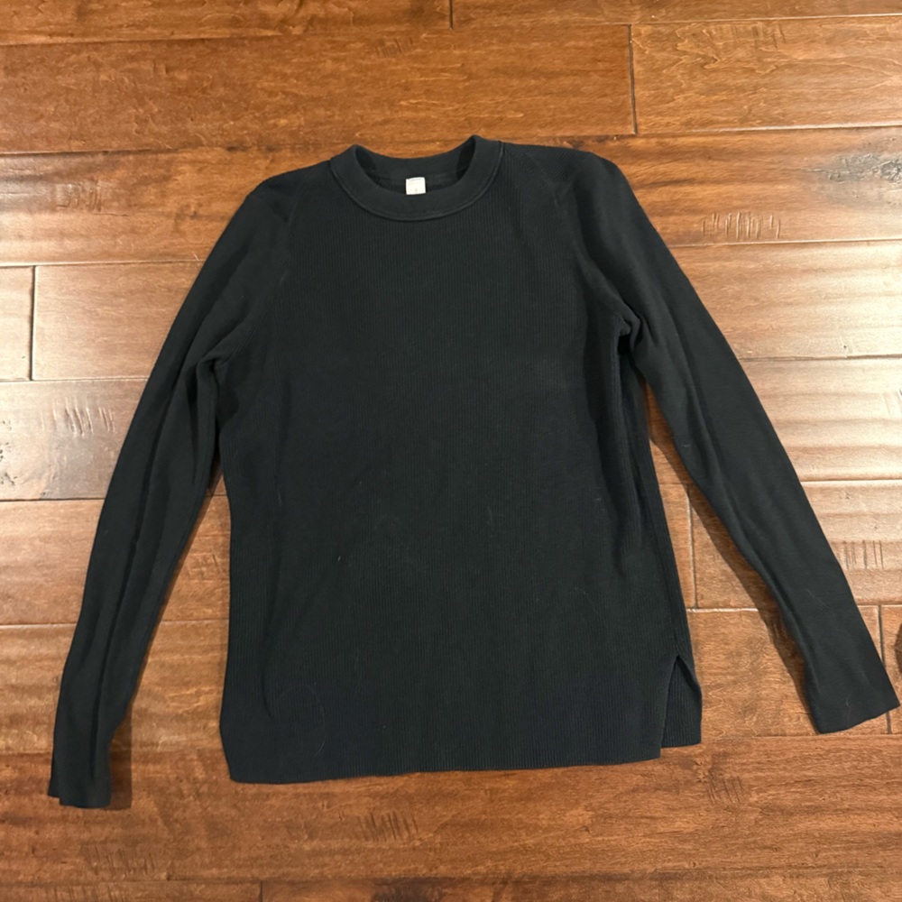 Lululemon long sleeved black sweater